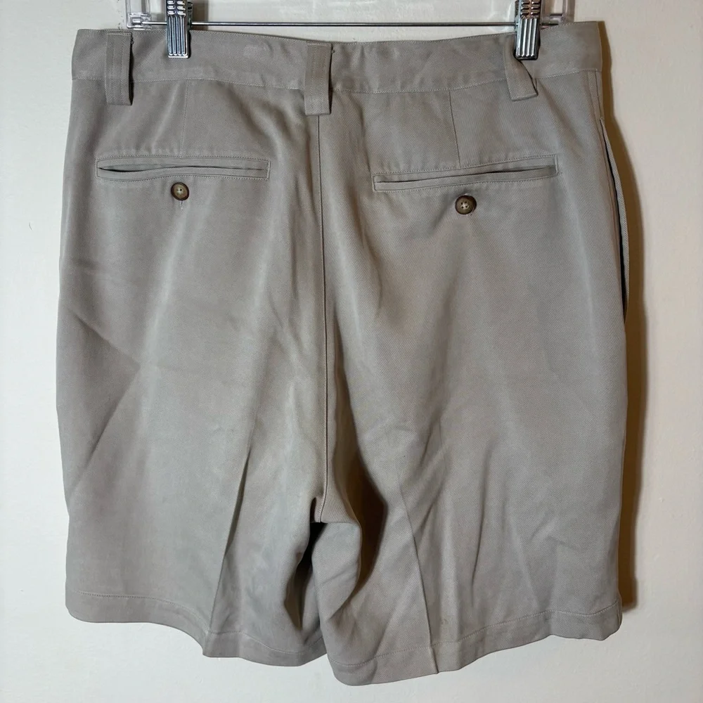 Tommy Bahama 100% Silk‎ Pleated Shorts Gray Size 34